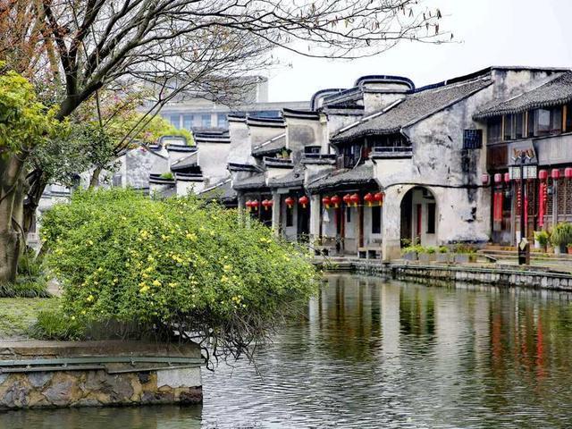 减压赋能 当好青春“领路人”